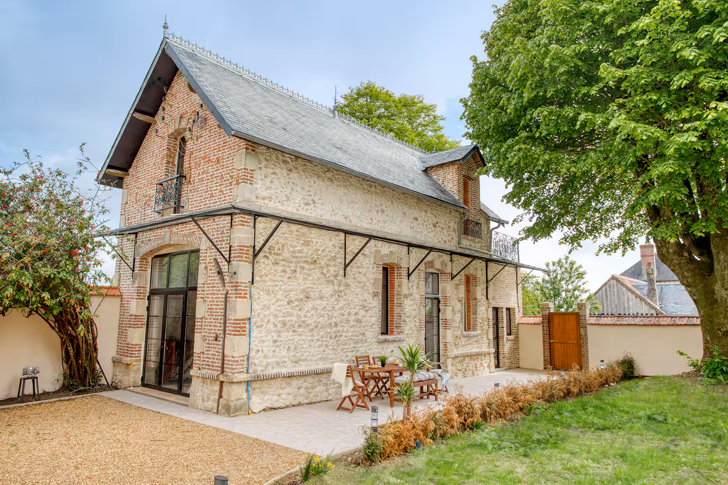 Charme Rustique et Moderne au Perche